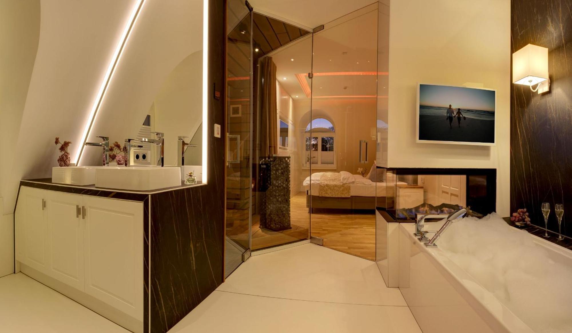 צינוביץ Villa Gruner - Praesidentensuite מראה חיצוני תמונה